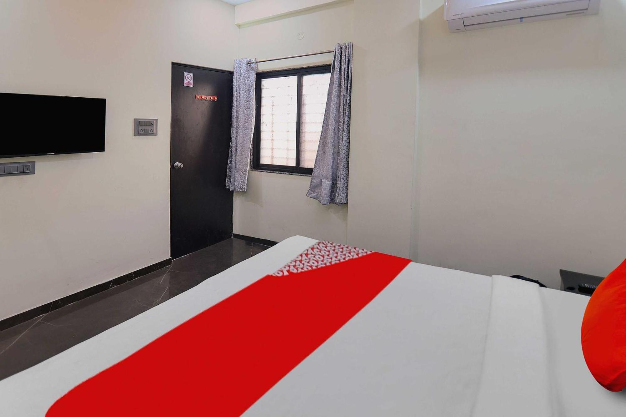 Oyo Hotel Blackgold Chandrapur Экстерьер фото