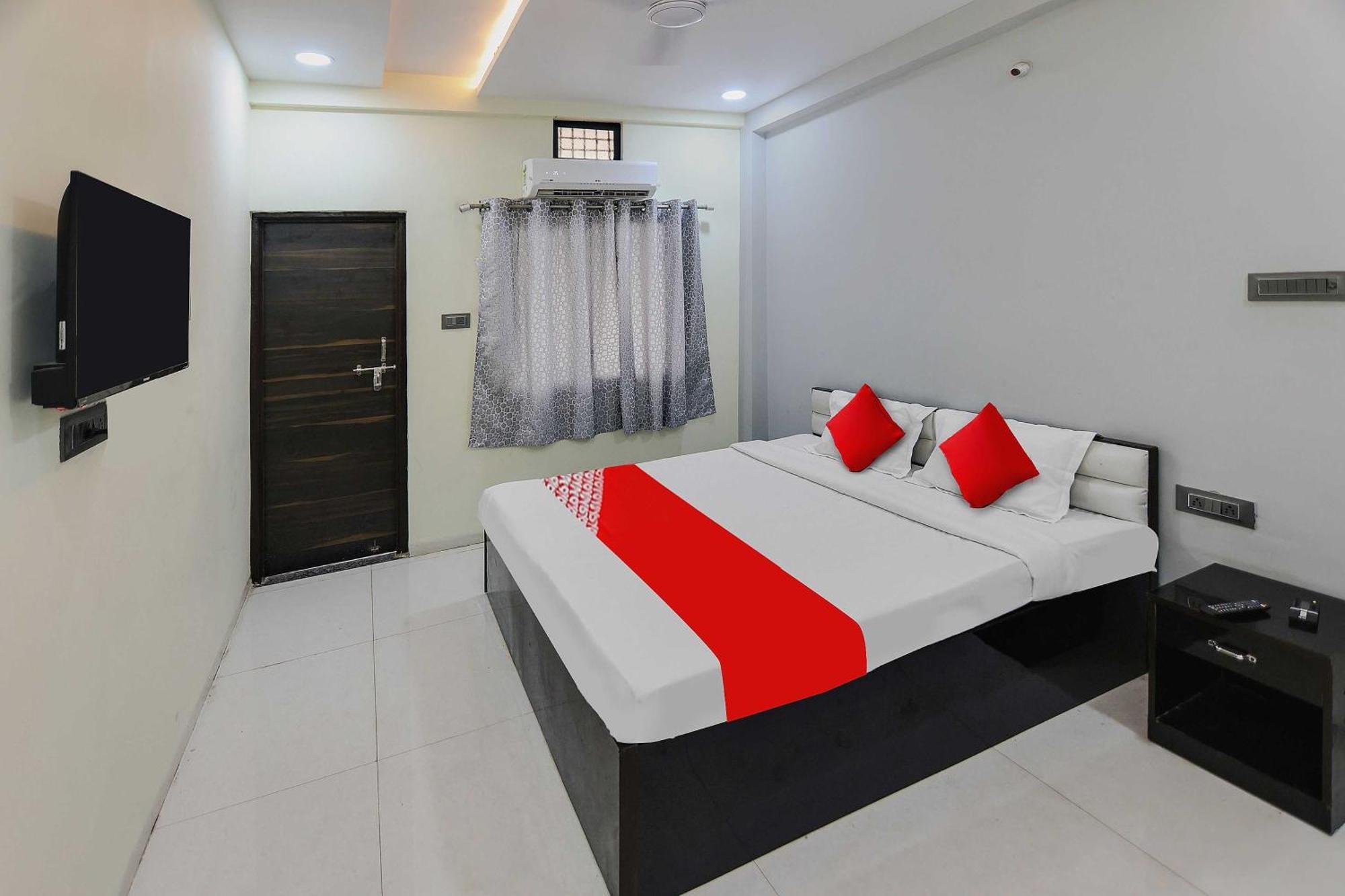 Oyo Hotel Blackgold Chandrapur Экстерьер фото