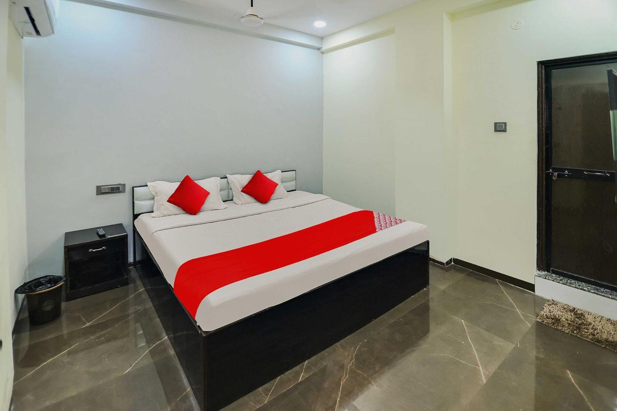 Oyo Hotel Blackgold Chandrapur Экстерьер фото