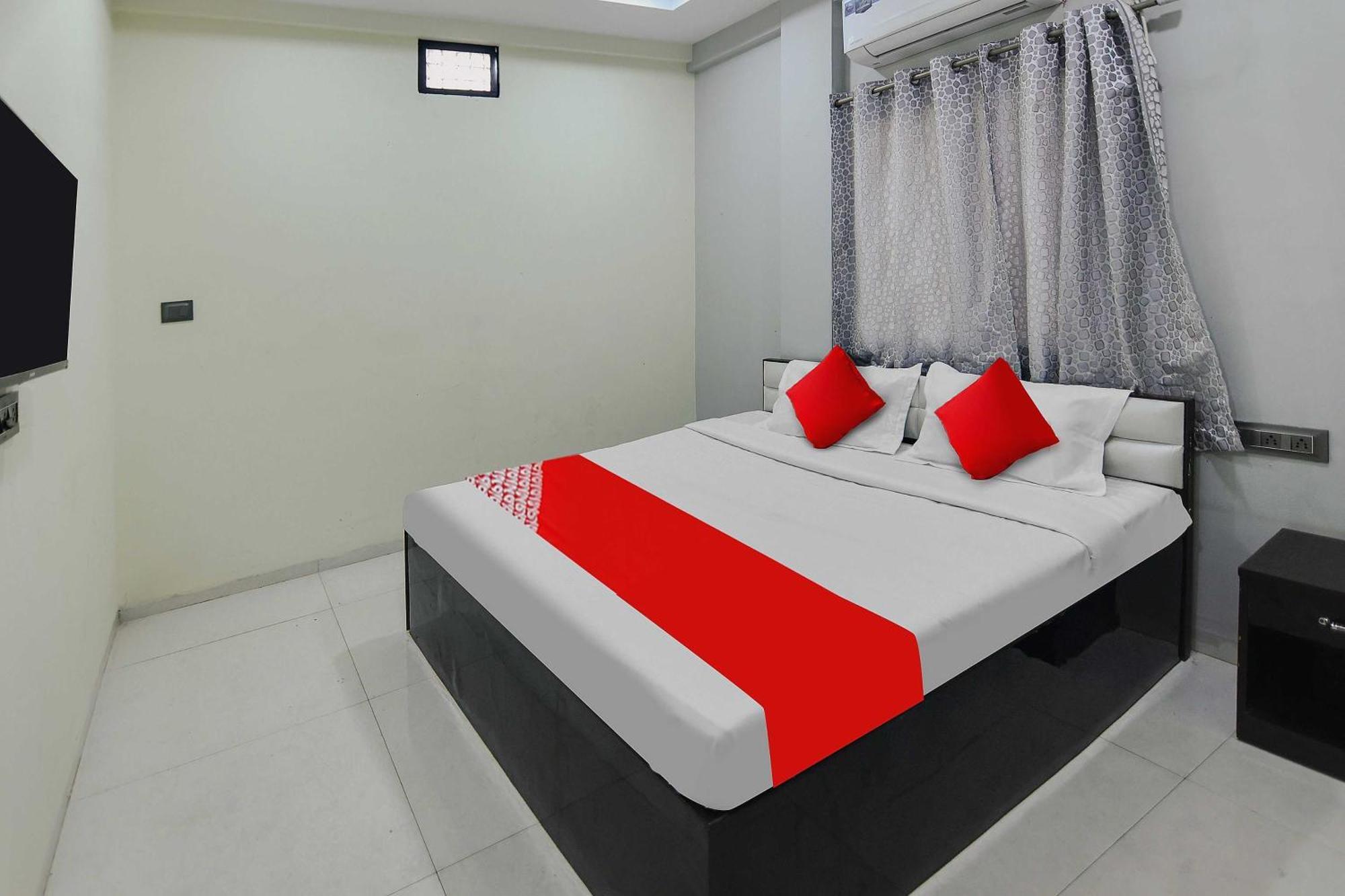 Oyo Hotel Blackgold Chandrapur Экстерьер фото